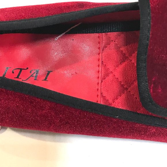 Jitai sz 9 1\2 velvet slip On loafer dress shoes red with gold crest studs - Picture 7 of 8